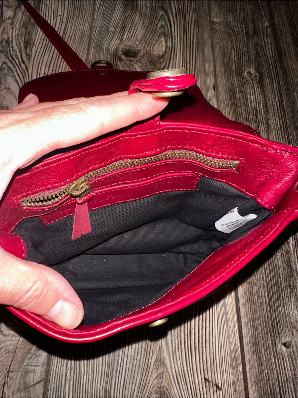 The Wanderers Travel Co The Salzburg Crossbody Burgundy Classic Soft Leather - Picture 7 of 15